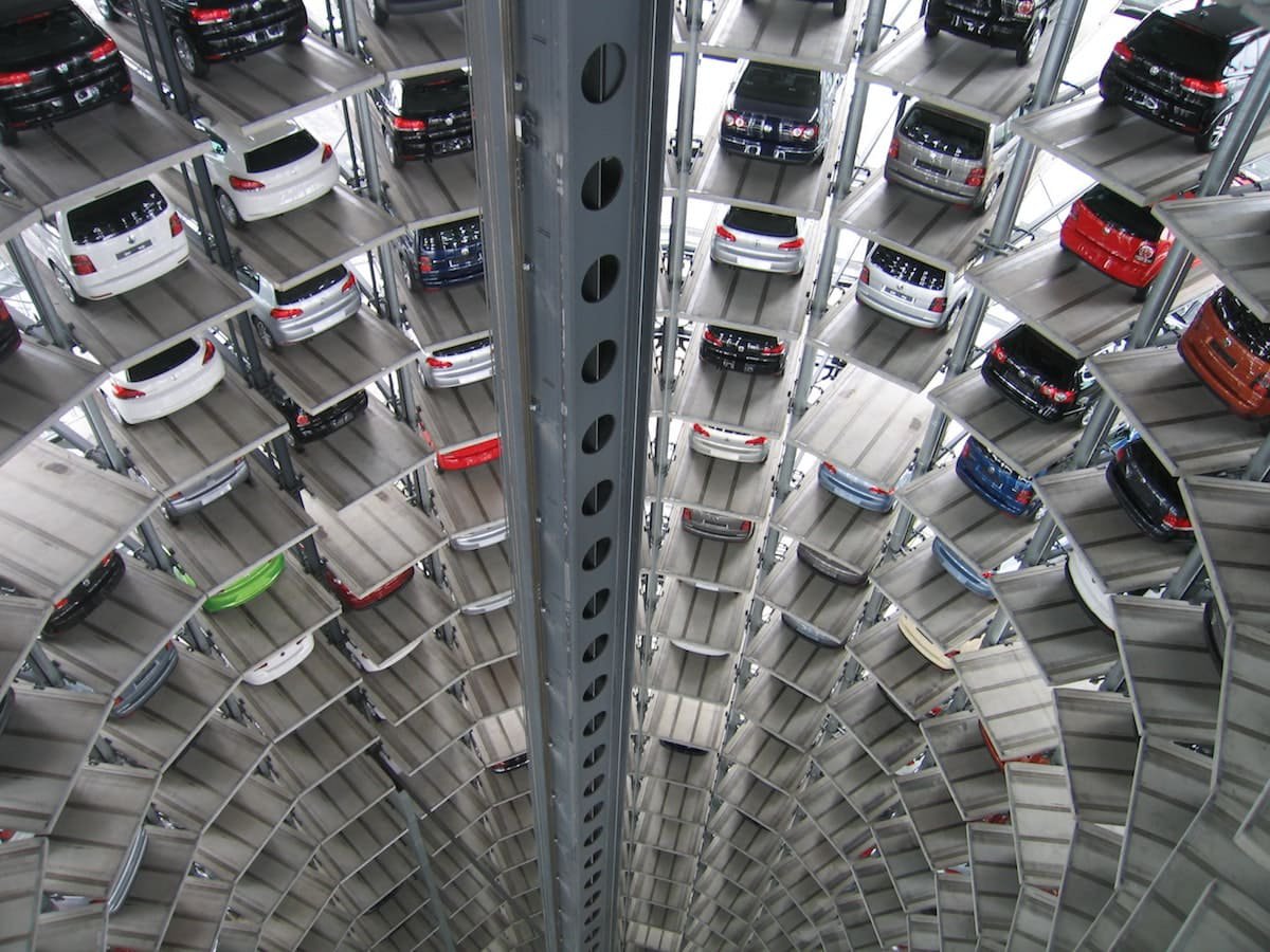 В Китае изобрели парковку, вмещающую вдвое больше машин на одной стоянке